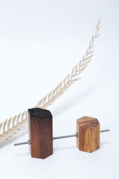 Escultura Dois Hexagonos em Madeira