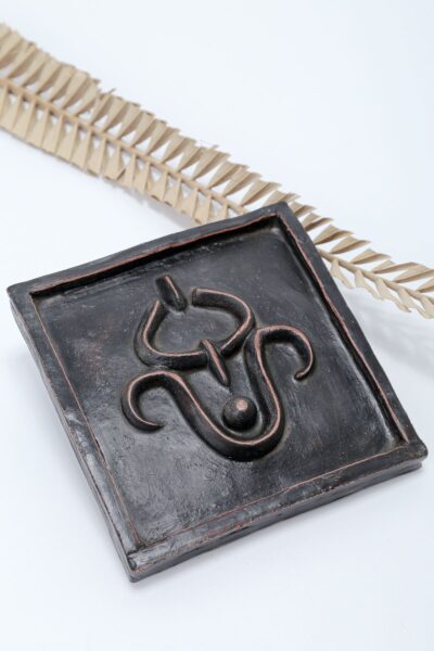 Escultura Geologia do Mistério Parede - Quadrado Elo Curvo Com Bola